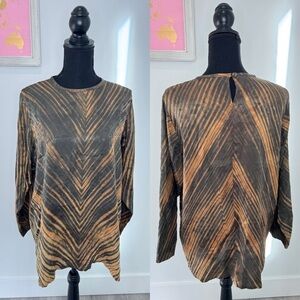 Joan McGee 100% Silk Long Sleeve Neck Button Top